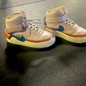 Women’s 8 Nike AF1 Jester High XX plum chalk